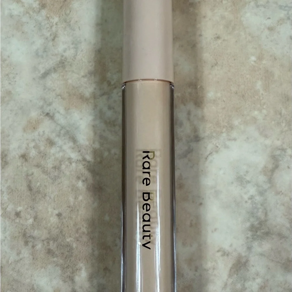 Rare Beauty Under Eye Brightener - Picture 3 of 4